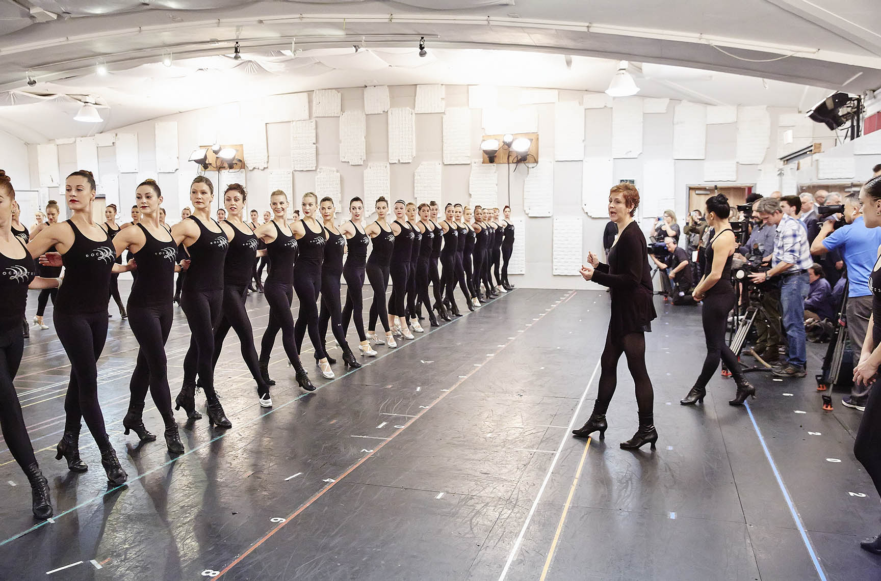 a sneak peek inside christmas spectacular rehearsals the rockette christmas tour